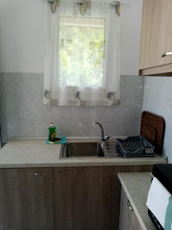 Nikitas Apartment *